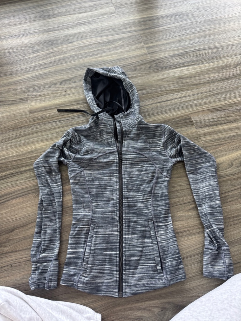 Lululemon Women's Grey Hooded Zip Jacket